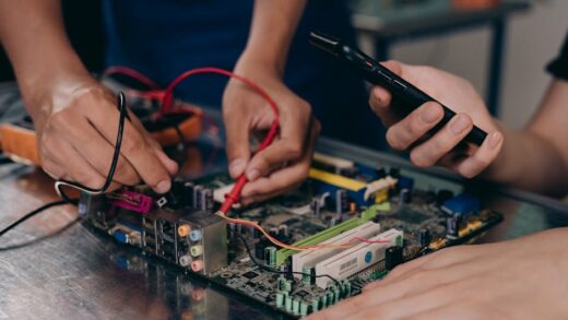 Illusztráció: Mikhail Nilov