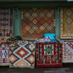 Így tehetjük barátságosabbá a lakást a megfelelő textilek és szőnyegek kiválasztásával